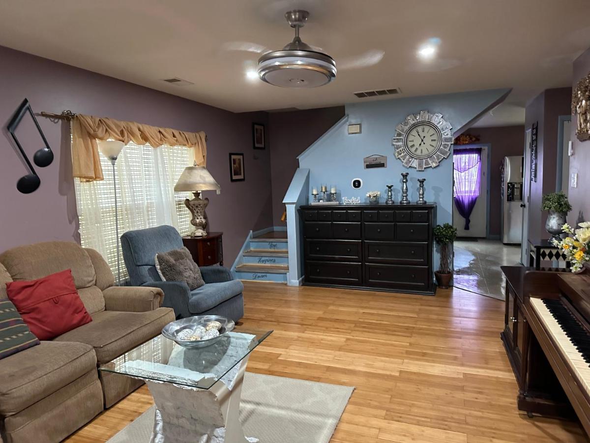 Colorful 3 Bedrooms Twin Home Near Center Filadelfia Exterior foto